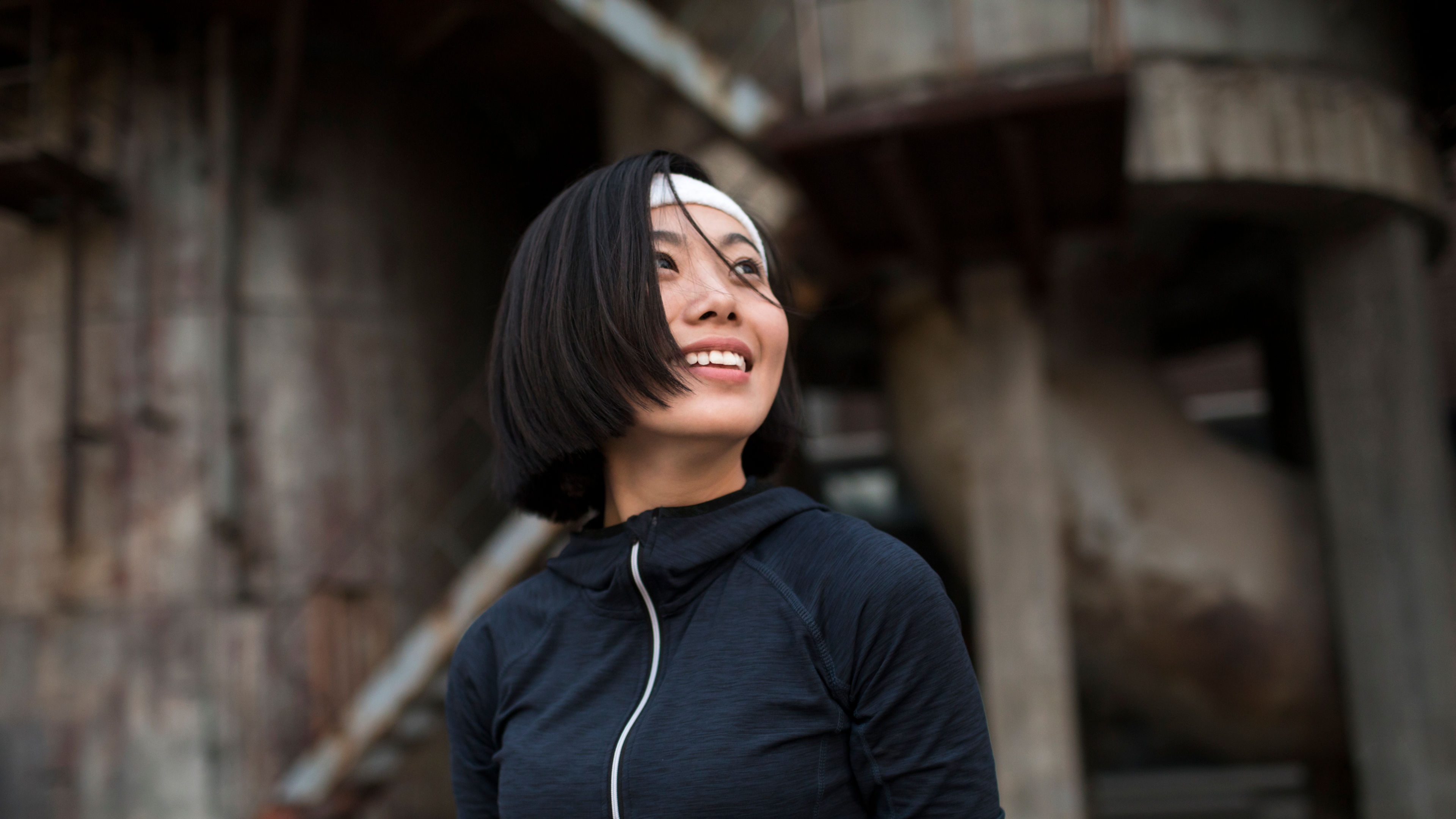 A woman in an activewear