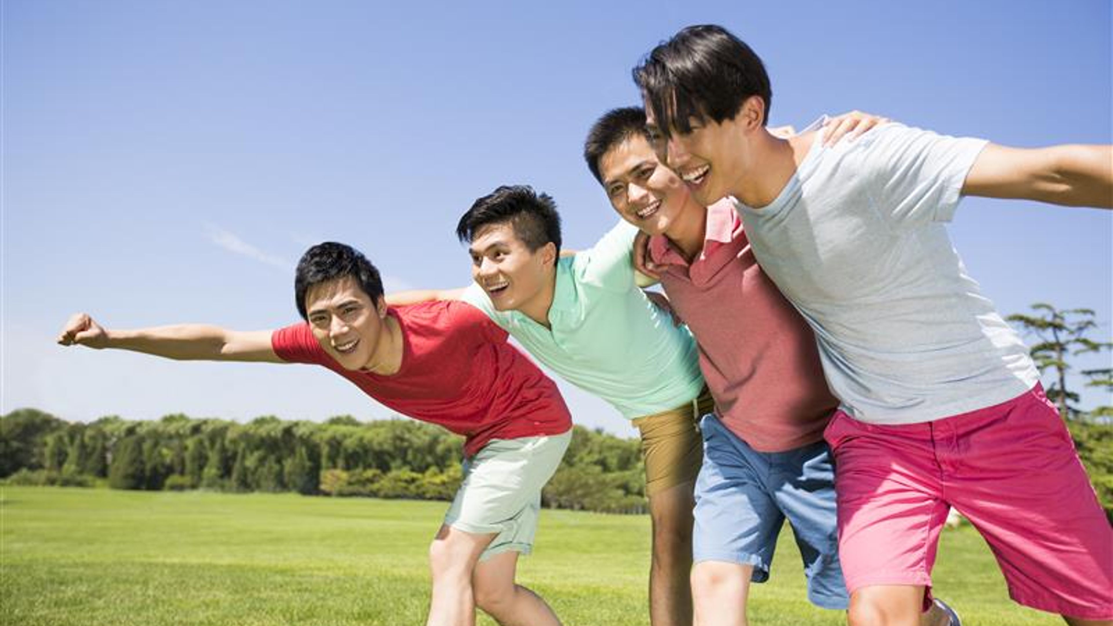 Some friends enjoying together. 